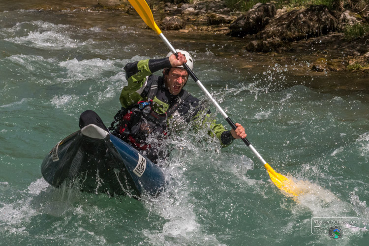 photo cano raft air boat canoe verdon